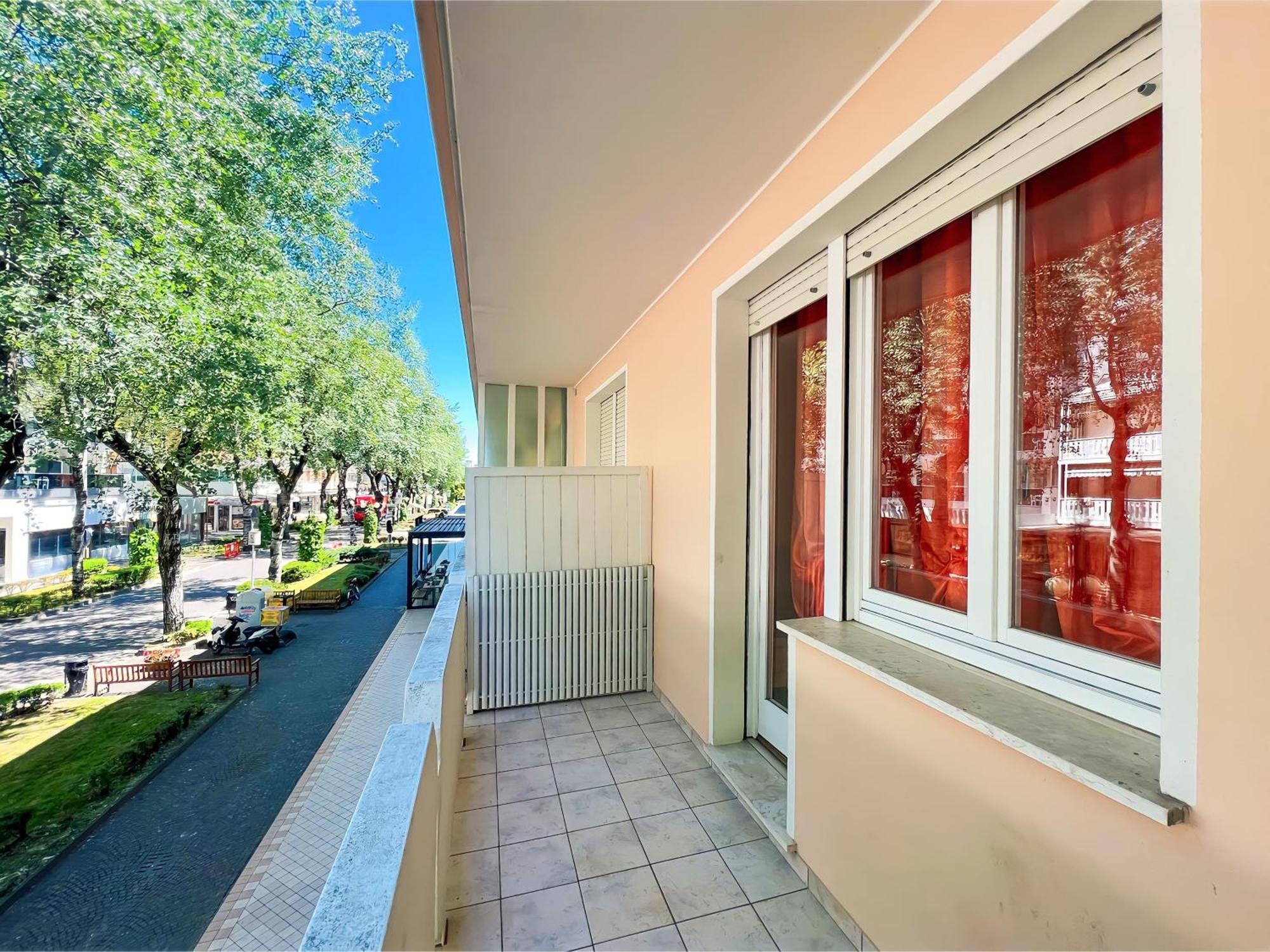 Residence Bussola Бибионе Екстериор снимка