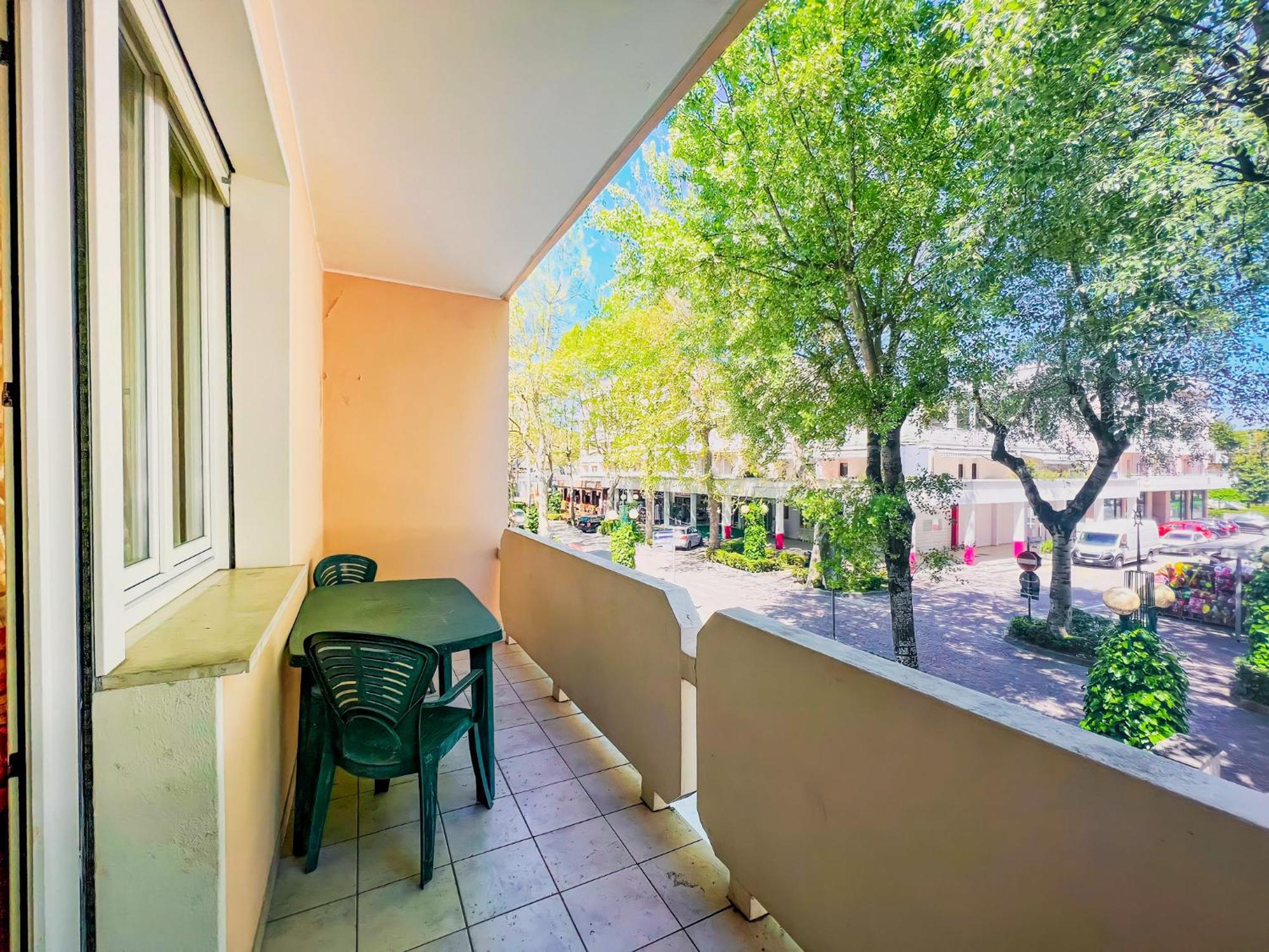 Residence Bussola Бибионе Екстериор снимка
