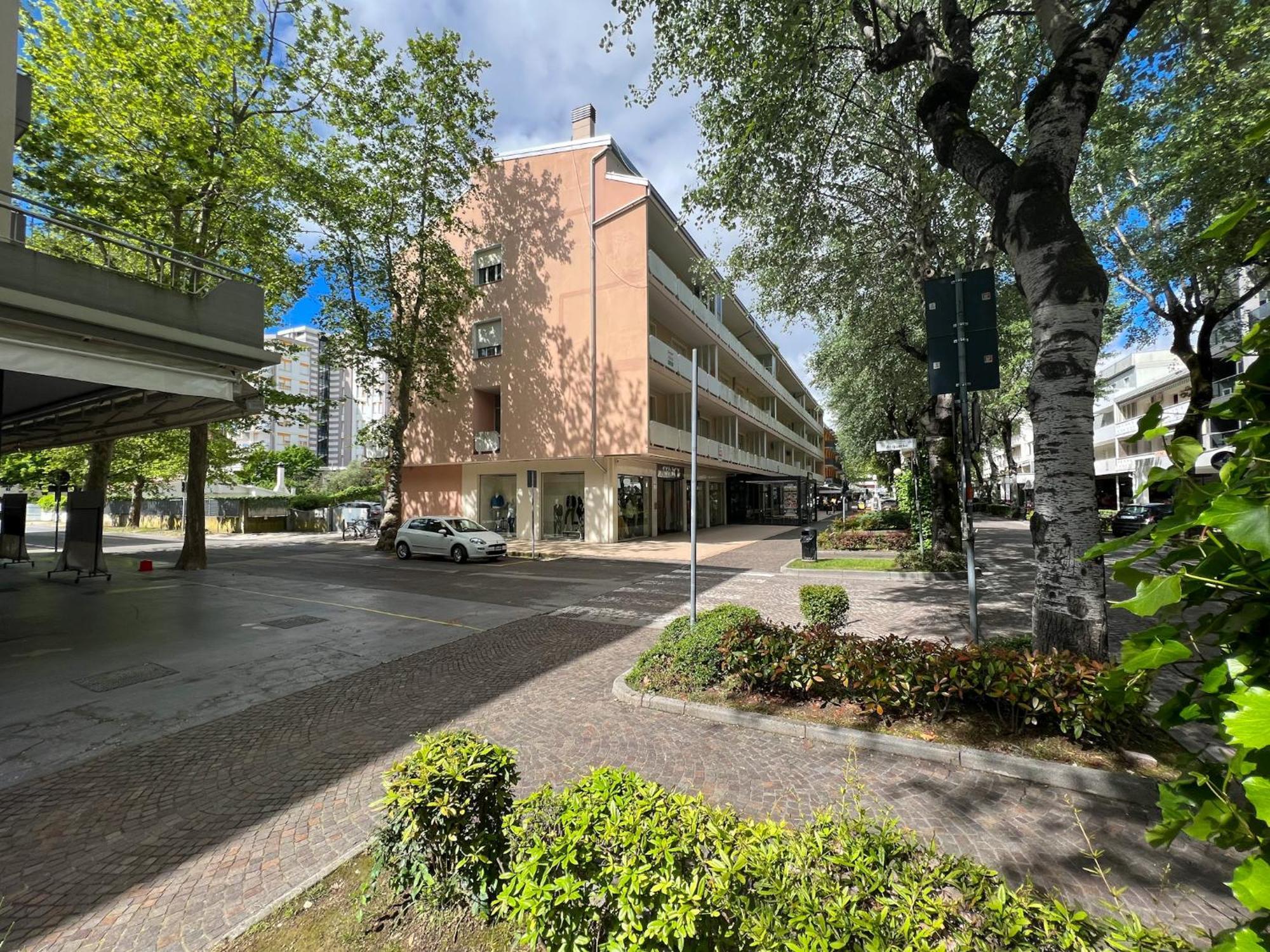 Residence Bussola Бибионе Екстериор снимка