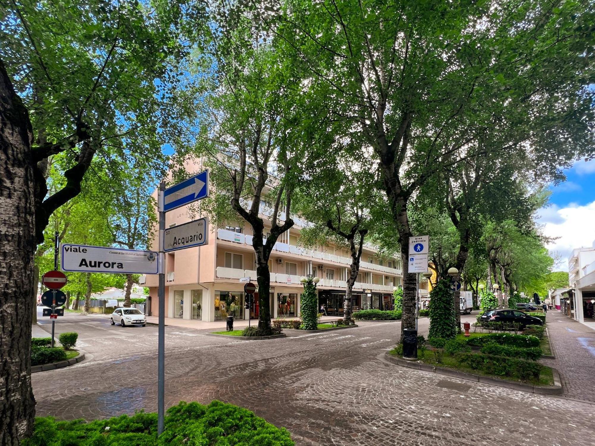 Residence Bussola Бибионе Екстериор снимка