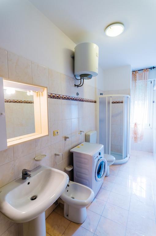 Residence Bussola Бибионе Екстериор снимка